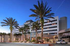 DoubleTree by Hilton Hotel Jacksonville Airport - Image 1 of 3