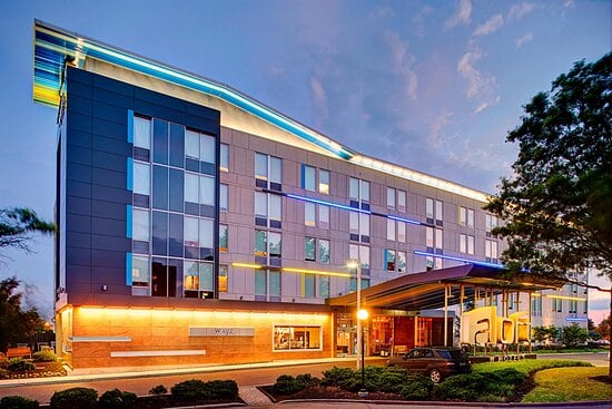 Aloft Philadelphia - Image 1 of 3