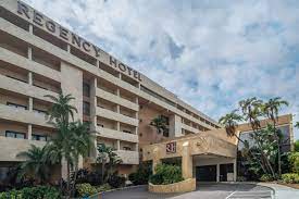 Parking at Regency Miami Airport by Sonesta