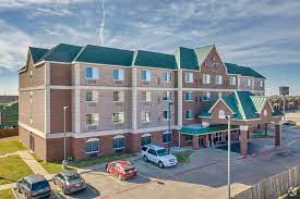 Parking at Country Inn & Suites by Radisson DFW Airport Hotel