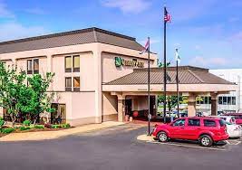 Parking at Quality Inn Florissant STL Airport Hotel