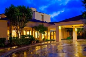 Parking at Courtyard by Marriott San Antonio Airport
