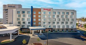 Parking at Hampton Inn St.Louis Airport