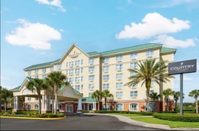 Parking at Country Inn and Suites by Radisson MCO
