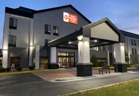 Parking at Best Western Plus MCI