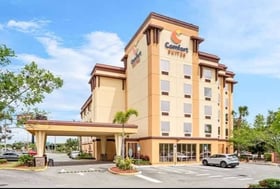 Parking at Comfort Suites MCO Airport