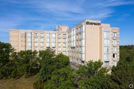Parking at Sheraton Suites Chicago Elk Grove