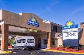 Parking at Days Inn Atlanta Airport