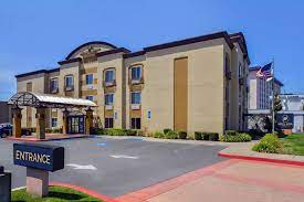 Parking at Hotel Nova SFO