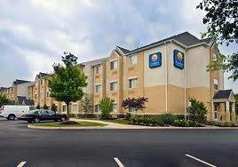 Parking at Comfort Inn & Suites Dulles Airport near Dulles Airport Parking