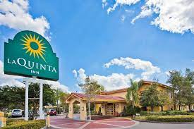 Parking at La Quinta Wyndham Tampa near Tampa Airport - Image 2