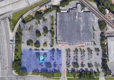 Parking at Safeway Miami near American Airlines Arena Parking - Image 1