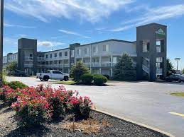Parking at Baymont by Wyndham North near Dayton Airport Parking