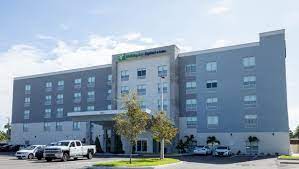 Parking at Holiday Inn Express and Suites Tampa near Tampa Airport - Image 1