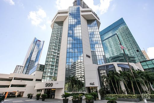 Parking at 999 Brickell Garage Port of Miami near American Airlines Arena Parking