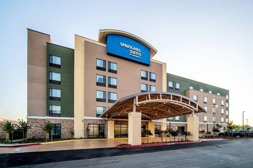 Parking at SpringHill Suites by Marriott OAK near Oakland Airport Parking