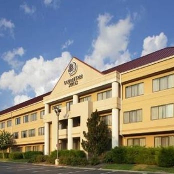 Parking at Doubletree Suites by Hilton BNA near Nashville Airport Parking