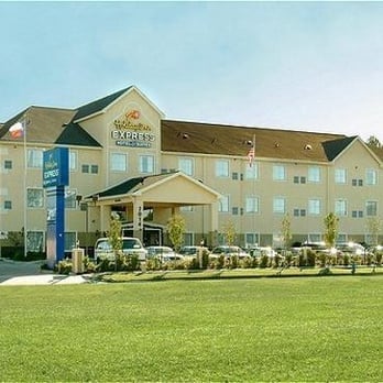 Parking at Comfort Inn and Suites IAH near George Bush Airport Parking