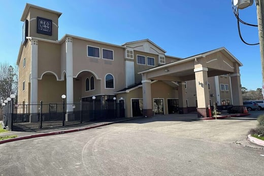 Parking at Red Lion Inn and Suites IAH East near George Bush Airport Parking