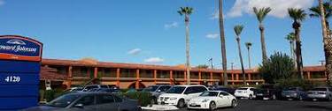 Parking at Howard Johnson - PHX near Phoenix Sky Harbor Airport Parking - Image 3