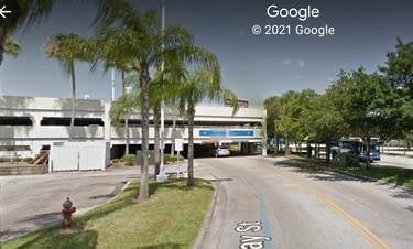 Parking at Westshore Plaza Park and Rideshare near Tampa Airport - Image 2