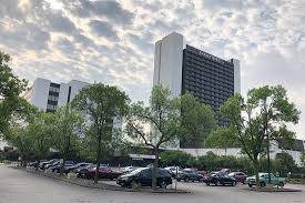 Parking at DoubleTree by Hilton Bloomington South near Minneapolis Airport Parking - Image 2