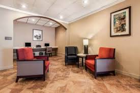 Parking at Comfort Inn & Suites OMA near Eppley Airfield Parking - Image 3