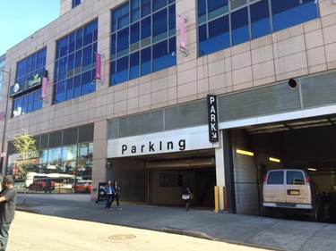 Parking at Hyatt Place Flushing Laguardia Airport - One Fulton Square near LaGuardia Airport Parking - Image 2