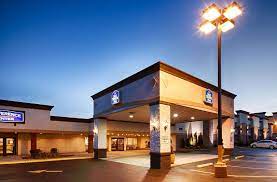 Parking at Best Western Plus Milwaukee Airport Hotel and Conference Center