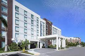Parking at Home 2 Suites by Hilton FLL