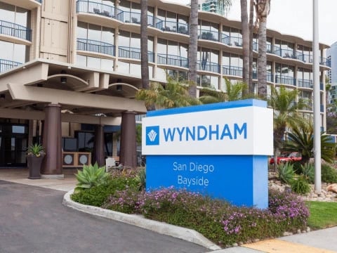 Parking at Wyndham SAN Bayside